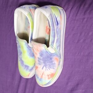 Nike tie dye slip on. 10.